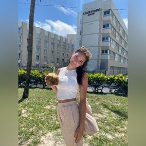 Meet your Posher, Abigail